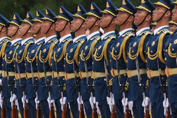 ?estná stráž v Dome ?udového zhromaždenia na Námestí nebeského pokoja.  - Sputnik International