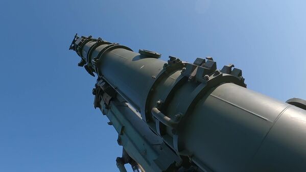 Medzi ruské nestrategické jadrové zbrane patria okrem iného varianty rakety Iskander s jadrovým hrotom, OTR-21 Tochka a riadenej strely 3M-54 Kalibr.  - Sputnik International