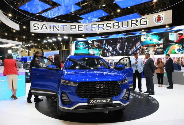 LADA predstavuje nový X-Cross 7 na SPIEF - Sputnik International