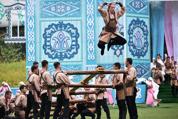 Na prvom mieste sa umiestnilo Rusko s 264 zlatými medailami.  Sú?ažilo sa vo všetkých 27 plánovaných športoch na 17 miestach.  - Sputnik International