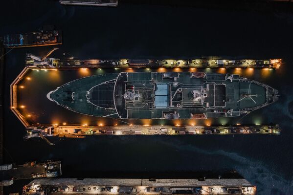 Lo? sprevádzala tisíce lodí v ?ade Arktídy a prekonala 654 400 námorných mí?, ?o je viac ako trojnásobok vzdialenosti zo Zeme na Mesiac. - Sputnik International