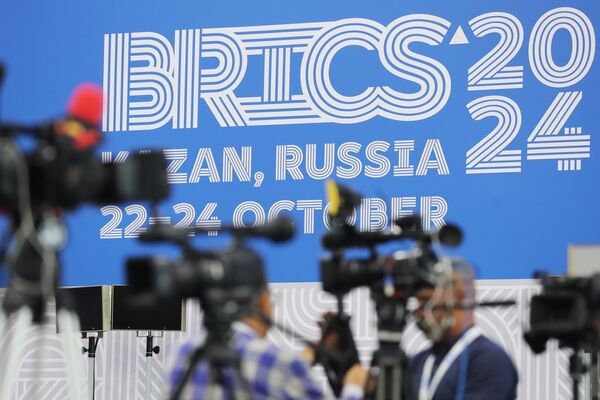 16. samit BRICS. Práca medzinárodného tla?ového centra BRICS. - Sputnik International