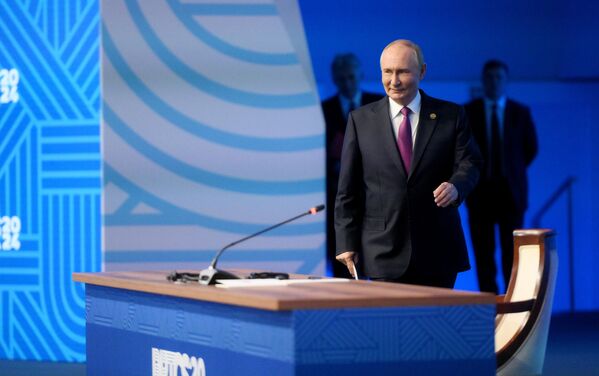 V súvislosti s palestínsko-izraelským konfliktom Putin povedal: „Verím, že na Zemi nie je žiadna osoba, ktorej srdce nekrváca, ke? vidí, ?o sa deje v Gaze." - Sputnik International