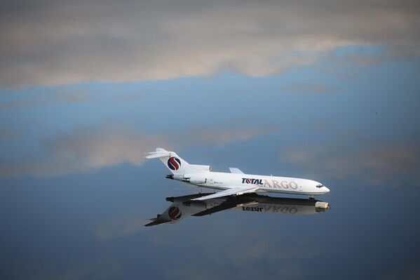 Lietadlá na asfalte zaplaveného letiska Anselmo Cunha Dos Santos z Brazílie - Sputnik International