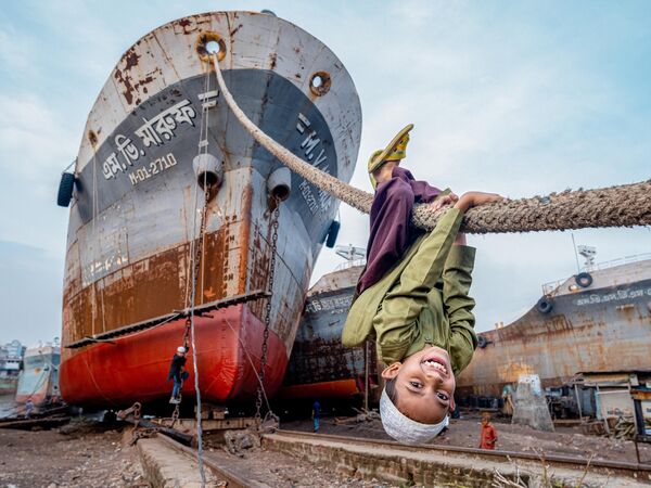 Abbás nájde rados? z lodí Lops od Dockyardu Rakibul Alam Khan z Bangladéša - Sputnik International