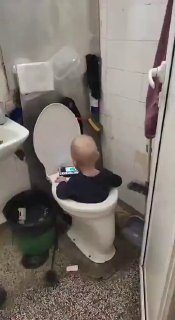 Praca-s-telefonomVhodnejsie-miesto-tazko-najdete-Spokojnost-a-invencia.jpeg