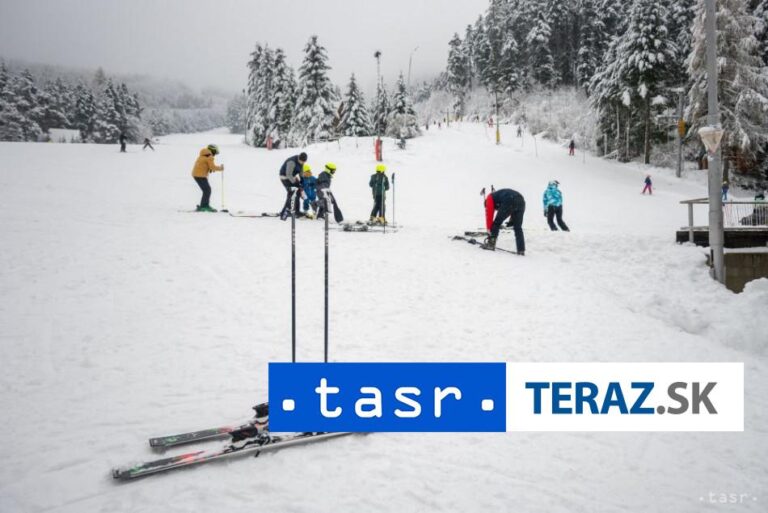 Podmienky na svahoch sú dobré, lyžovačku však môže prekaziť dážď