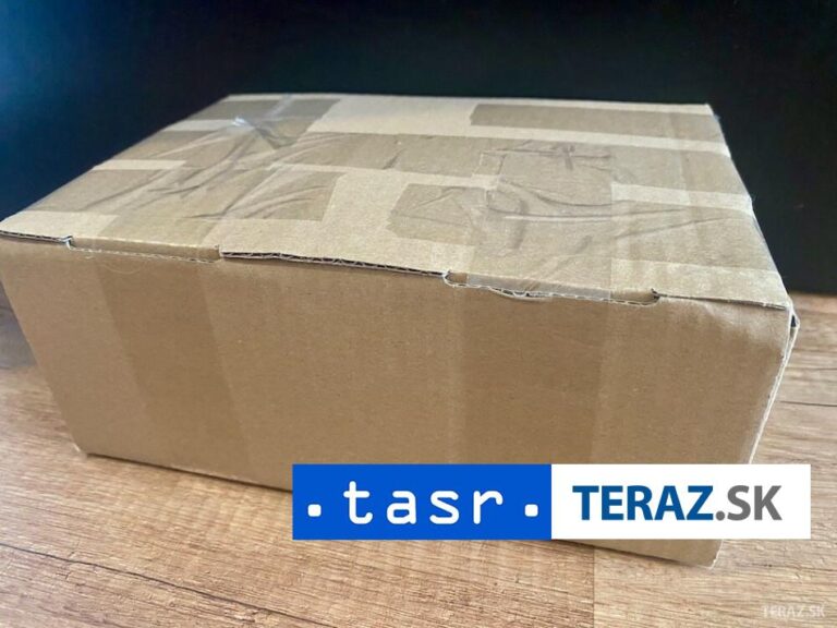 Do viedenskej univerzity vhodil muž balík a zakričal, že vybuchne