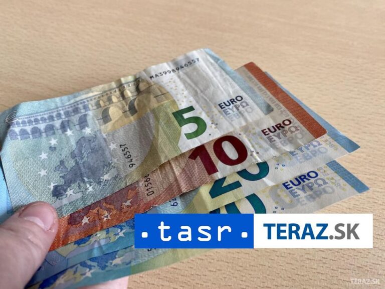 Rodičovské dôchodky by mala vláda zaradiť medzi výdavky na obranu