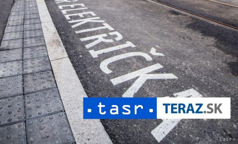 V Košiciach budú pokračovať v čistení električkových tratí