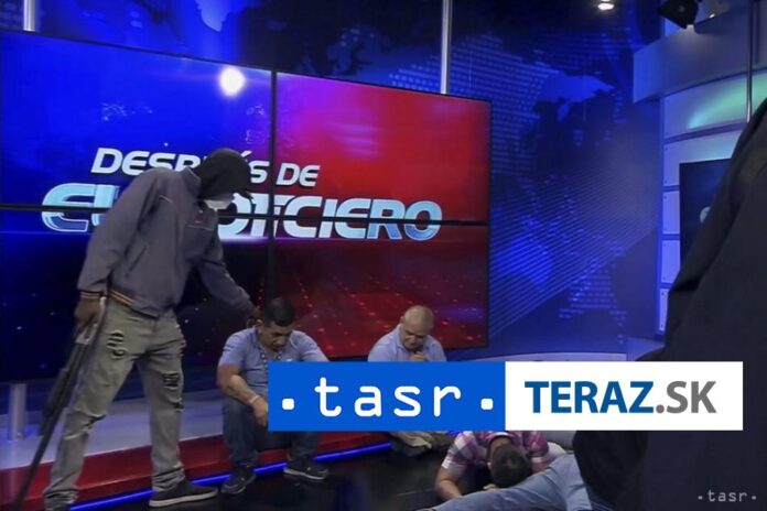 Do-studia-verejnopravnej-televizie-v-Ekvadore-vtrhli-ozbrojeni-muzi.jpg