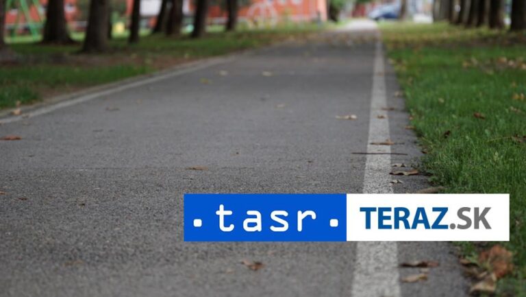 Komárno začalo po zime opravovať poškodené cesty a chodníky