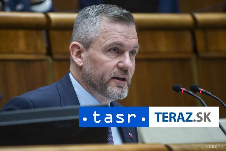 Pellegrini je prekvapený z odloženia česko-slovenských konzultácií