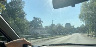 Policajná naháňačka sa skončila nehodou: Zahynulo šesť migrantov