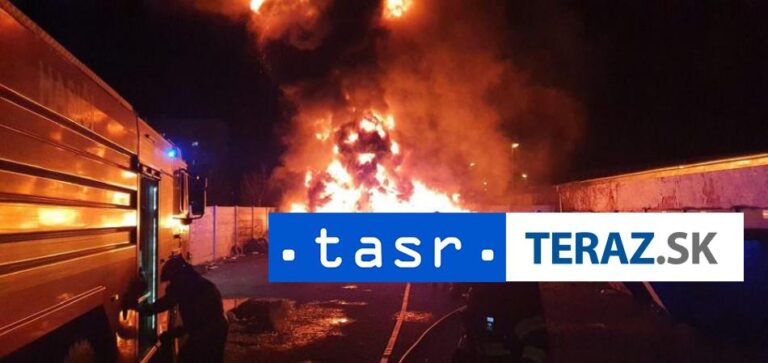 Na zbernom dvore v Trnave horelo, niekto podpálil pneumatiky