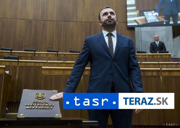 Vláda o rozvrate financií klame a ponúka chaos