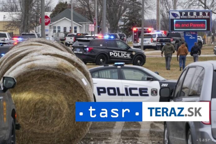 Po-strelbe-na-strednej-skole-v-Iowe-hlasia-mrtvych-i.jpg