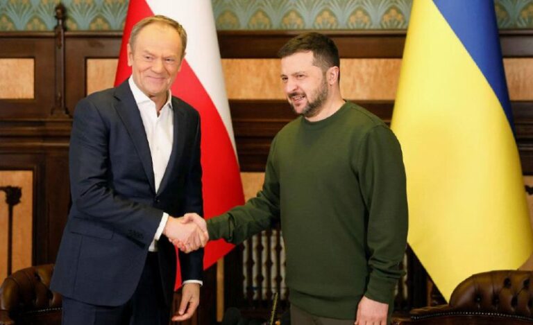 „Poľsko a Ukrajina vytvoria na území oboch krajín podniky na výrobu zbraní,“ uviedol poľský premiér Donald Tusk, ktorý navštívil Kyjev.“Vytvoríme spoločné podn…