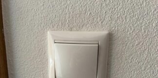 Milióny ľudí po ruských útokoch na Ukrajine postihli výpadky elektriny