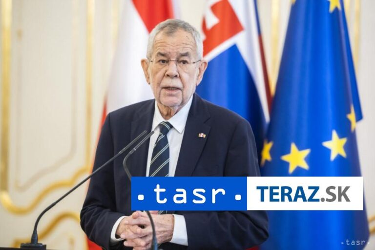 Rakúsky prezident poveril zostavením vlády šéfa ľudovcov Nehammera