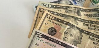 Ceny ropy vzrástli, cena Brentu prekročila 64 dolárov za barel