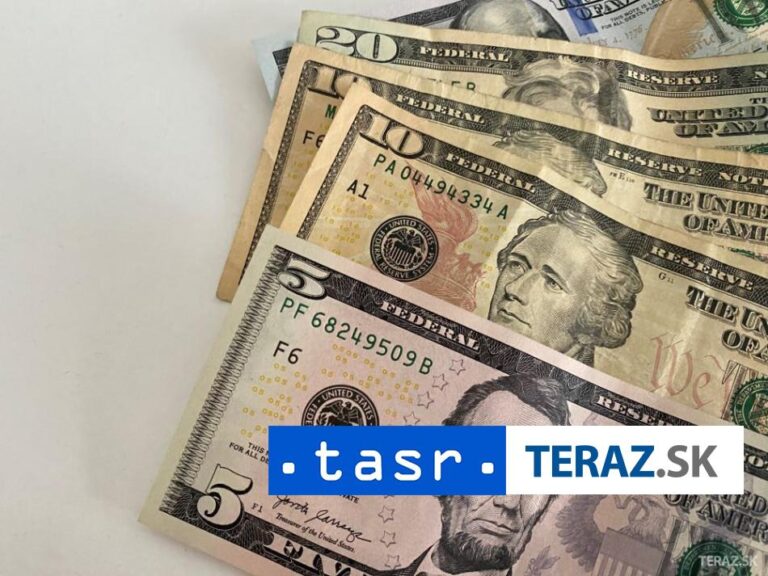 Senát schválil zákon ukončujúci platobnú neschopnosť vlády USA