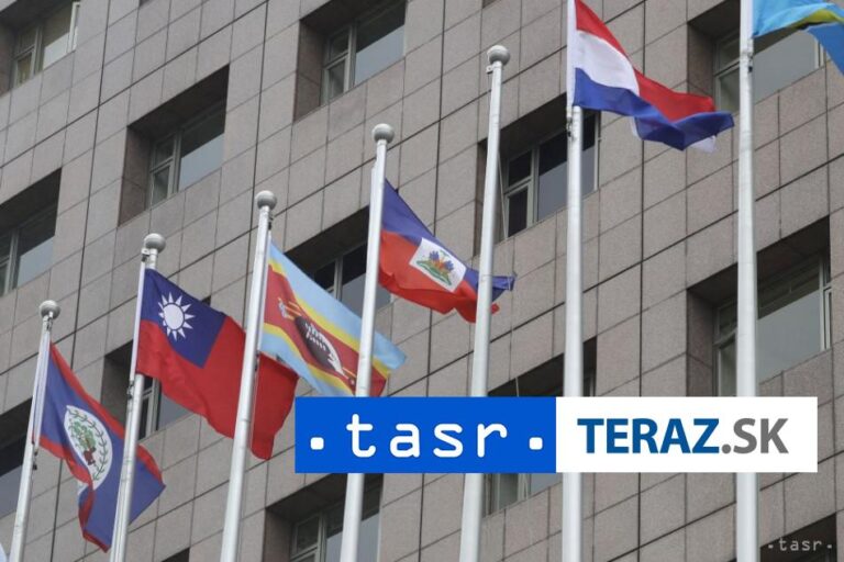 Strata spojencov Taiwanu vyhovuje Číne, rozdeľuje to ľudí