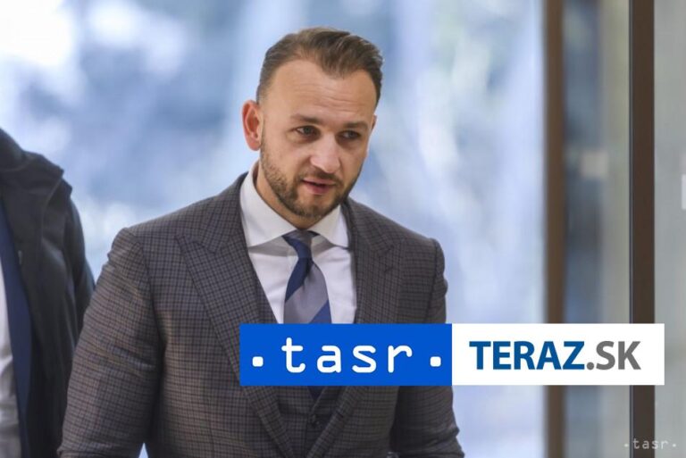 B. Beňa zadržali podľa SIS pre podozrenie zo špionáže