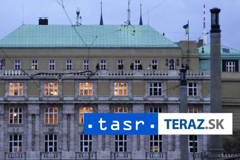 Univerzitu v Prahe musia po streľbe opraviť, zničených je 130 dverí