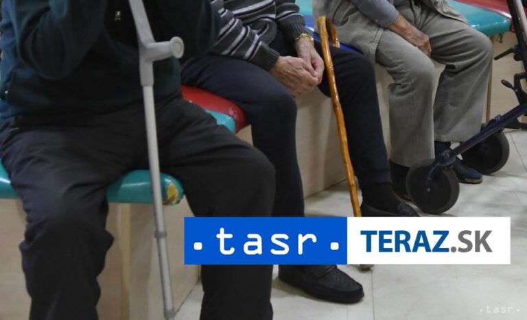 Seniori majú v B.Bystrici v októbri o program postarané, začína sa AES