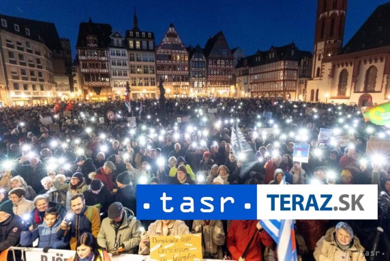 Krajne pravicovej AfD v Nemecku klesli preferencie najnižšie od júna