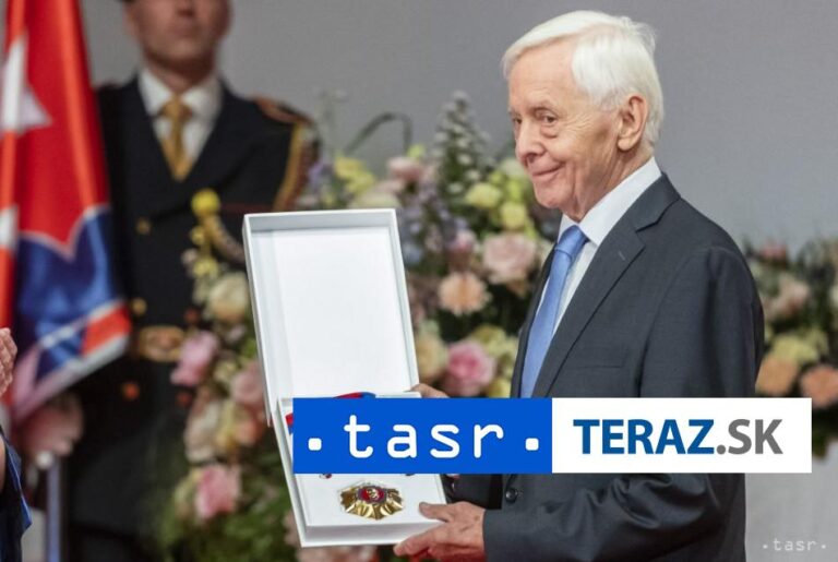 Literárny vedec, diplomat a politik Rudolf Chmel sa dožíva 85 rokov