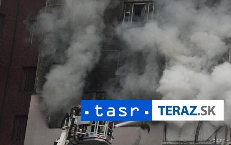 Najmenej 15 obetí si vyžiadal požiar v budove v čínskom meste Nan-ťing