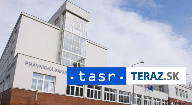 ĎALŠIA BOMBOVÁ HROZBA: Budovy Trnavskej univerzity evakuovali