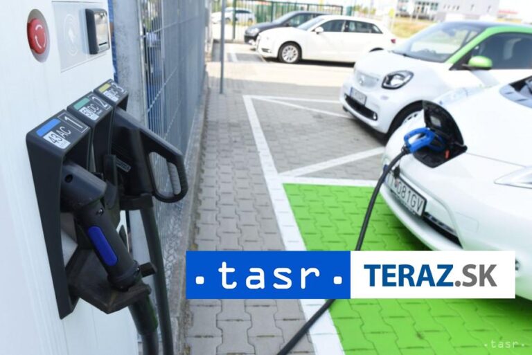 EÚ zníži clá pre Teslu a niektorých výrobcov elektromobilov z Číny
