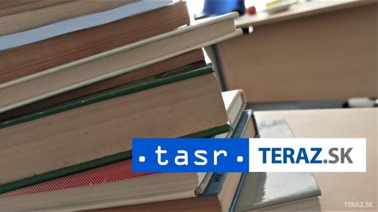 Taliban zakázal takmer 700 univerzitných učebníc a textov