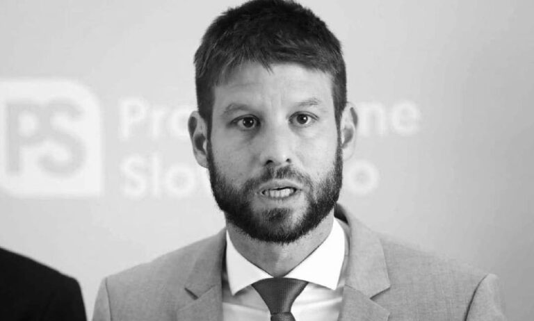 „Vyzbierali sme 188 494 podpisov, od nás už len dva a vybavené, to je detail.“ ◇