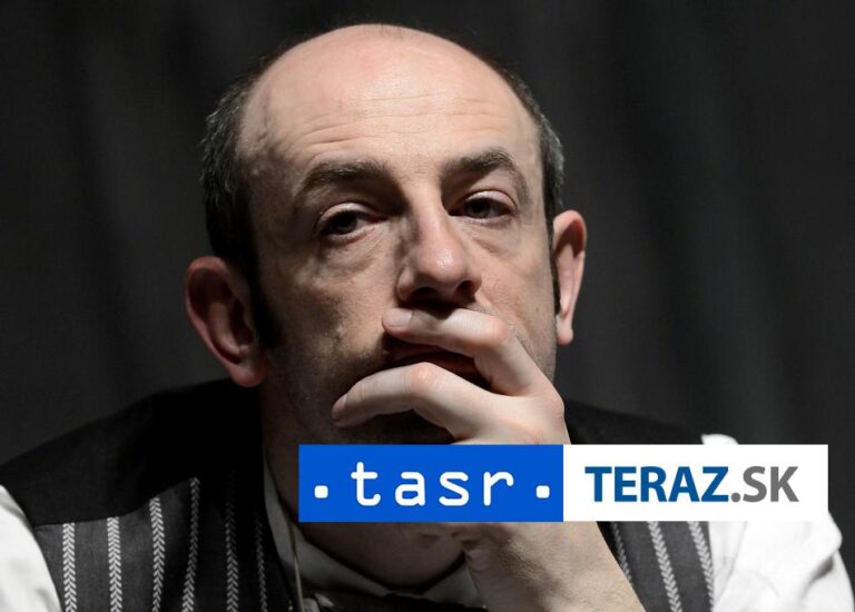 C. Kassai sa vracia na Novú scénu v muzikáli Oliver!