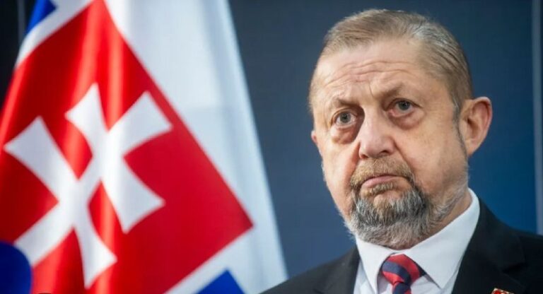 HLAS PRE DOKTORA HARABINA BOL DOBRE HODENÝ HLASBojoval slušne, bol hlasom desiat…