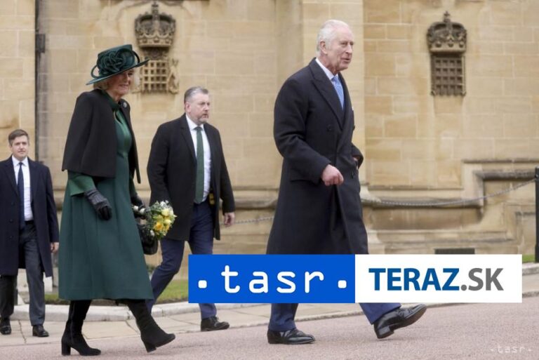 Karol III. sa zúčastnil na veľkonočnej bohoslužbe vo Windsore