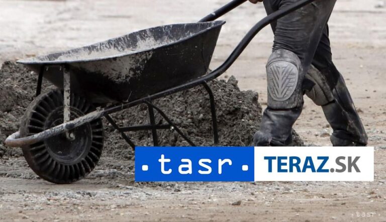 Košický kraj opraví budovu v Michalovciach, poškodenú má aj strechu