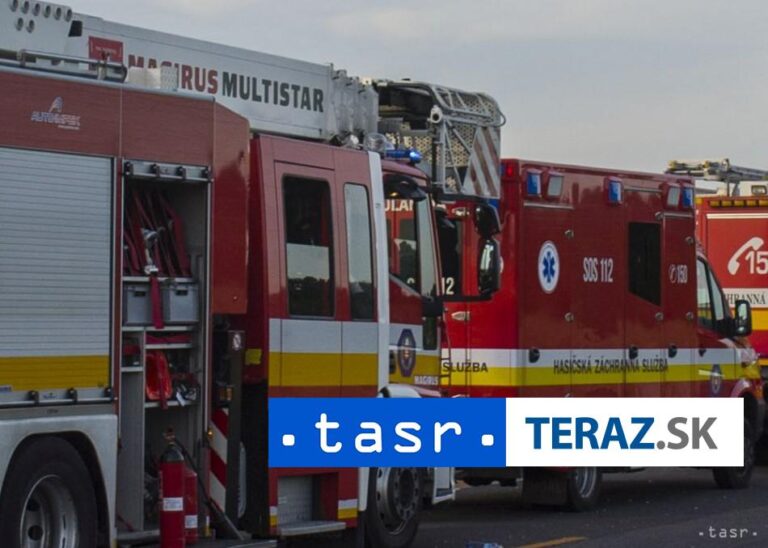 Požiar pneuservisu v Rimavskej Sobote hasilo vyše 30 hasičov