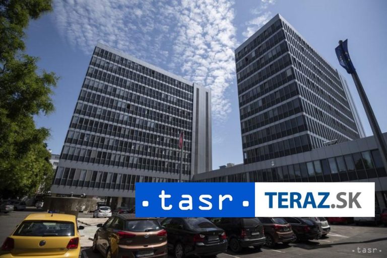 Rezort práce plánuje aktualizovať informácie o dávkach z 3. piliera