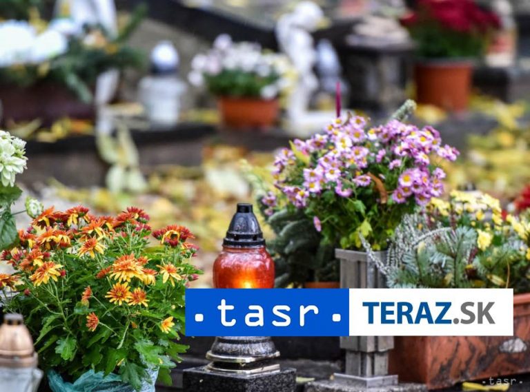 V Poltári pri cintorínoch pristavili kontajnery na staré kvety