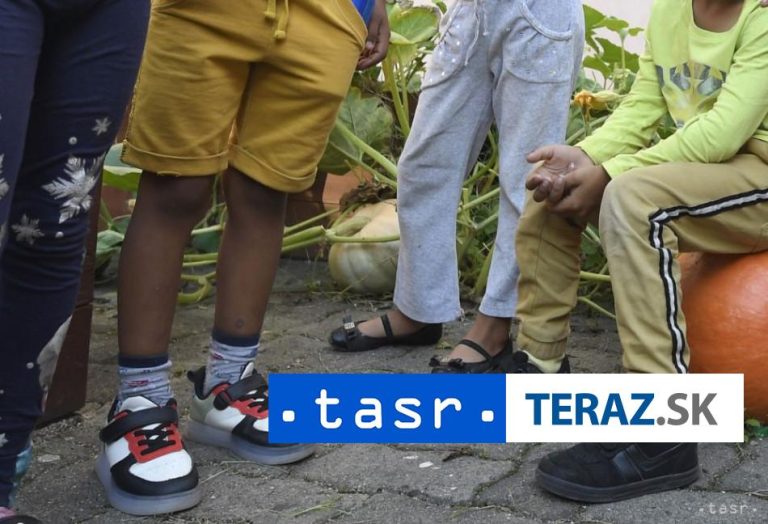 V kauze policajnej razie v rómskej osade opäť začali trestné stíhanie