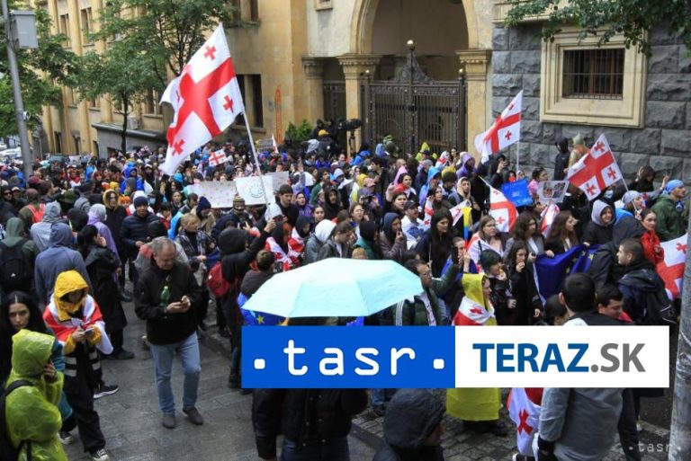 Benátska komisia kritizuje gruzínsky zákon o zahraničnom vplyve