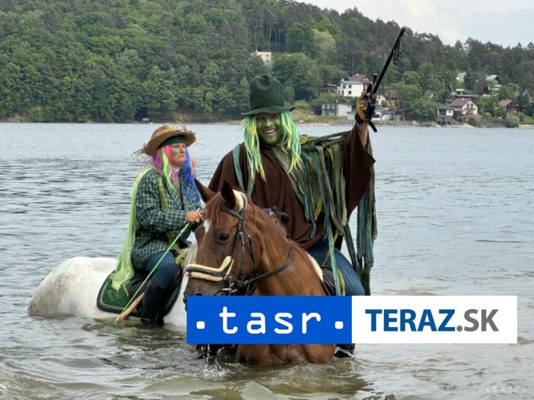 Letnú turistickú sezónu na Domaši otvoril vodník na koni