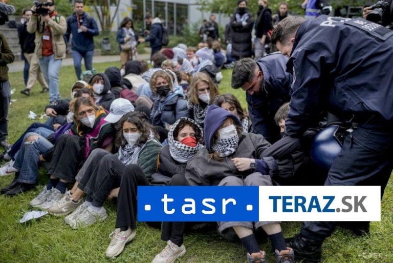 Na Berlínskej univerzite ukončila polícia propalestínsku demonštráciu
