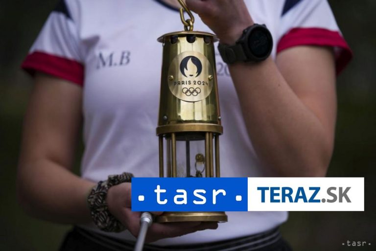 Na olympijský oheň čakalo v stredu v Marseille 150.000 divákov