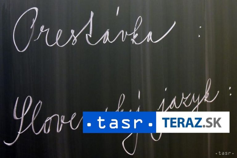 Polícia obvinila ženu, dcéra nechodila do školy